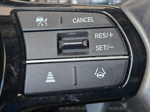 Used 2023 Honda Pilot Touring image 10