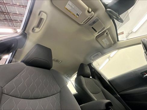 Used 2021 Toyota Corolla LE FWD image 28
