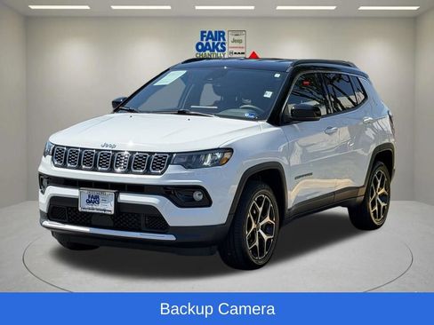 Certified 2025 Jeep Compass Limited AWD/4WD image 3