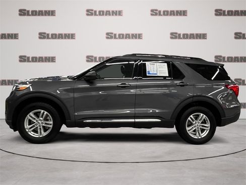 Used 2023 Ford Explorer XLT w/ Equipment Group 202A image 2