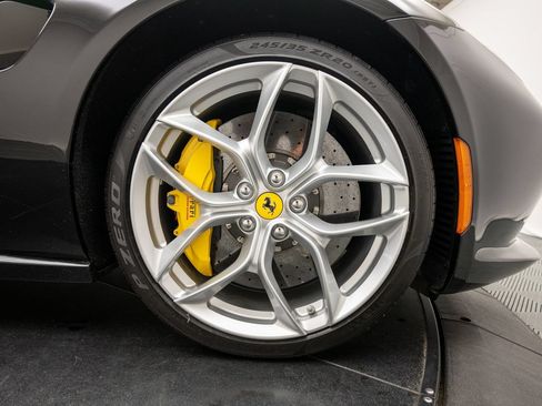 Used 2018 Ferrari GTC4Lusso T RWD image 37