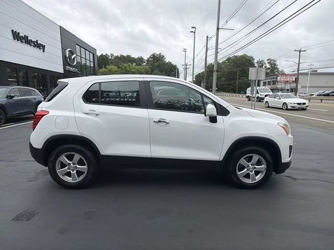Used 2016 Chevrolet Trax LS AWD/4WD image 9