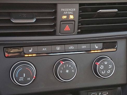 Used 2024 Volkswagen Jetta Sport image 15