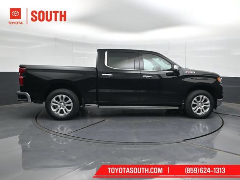 Used 2022 Chevrolet Silverado 1500 LTZ w/ Z71 Off-Road Package AWD/4WD image 3