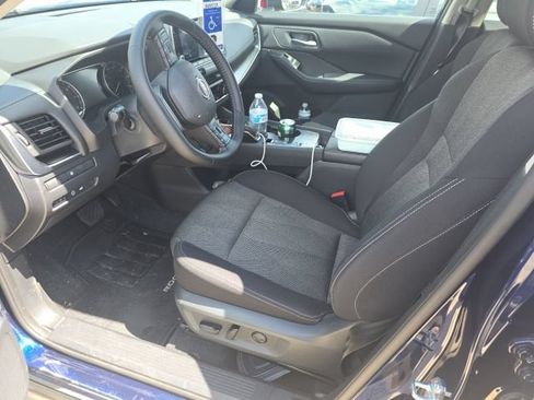 Used 2026 Nissan Rogue SV FWD image 3
