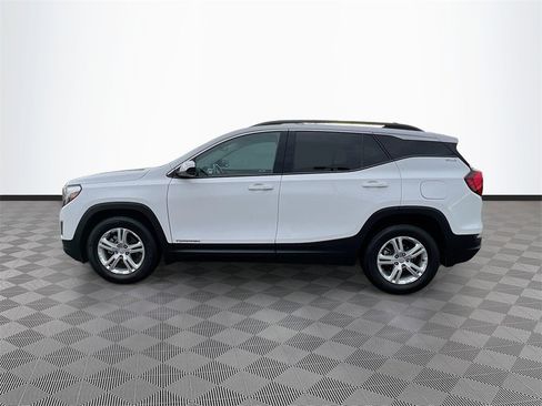 Used 2020 GMC Terrain SLE w/ Driver Convenience Package image 4