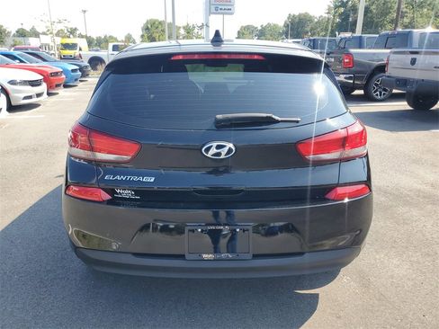 Used 2020 Hyundai Elantra GT image 9