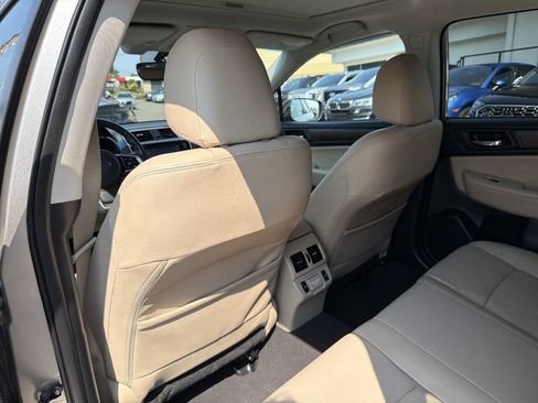 Used 2018 Subaru Outback 2.5i Limited AWD/4WD image 28