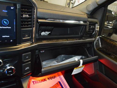 New 2026 Ford F250 Lariat w/ Black Appearance Package image 21