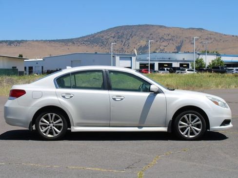 Used 2014 Subaru Legacy 2.5i Premium AWD/4WD image 6