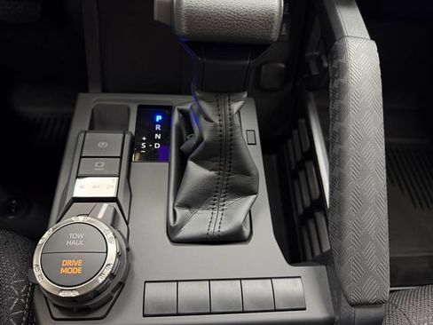 New 2026 Toyota 4Runner SR5 AWD/4WD image 21