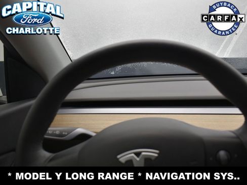 Used 2022 Tesla Model Y Long Range image 11