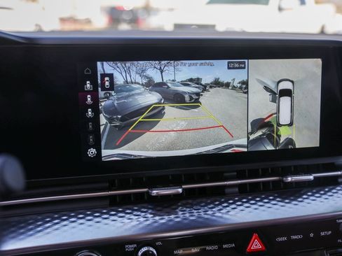 Used 2023 Kia Carnival SX Prestige image 17