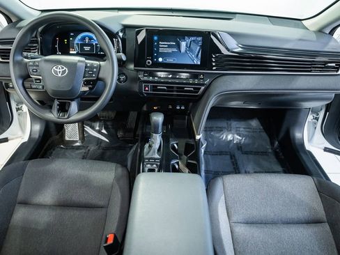 Used 2025 Toyota Camry LE image 17