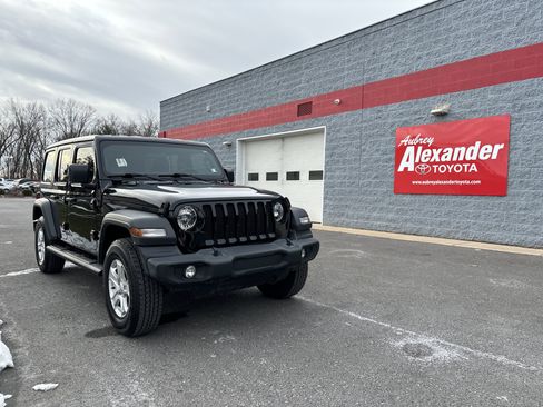 Used 2018 Jeep Wrangler Unlimited Sport S image 1