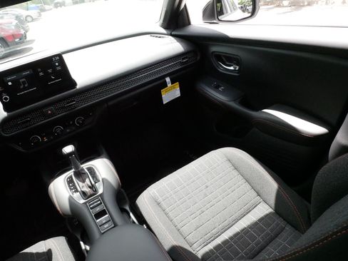 Certified 2026 Honda HR-V Sport image 11