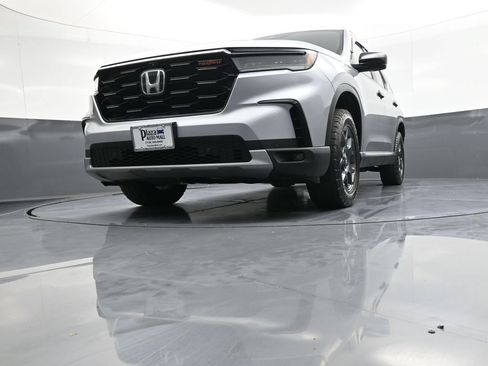 Used 2024 Honda Pilot TrailSport image 27