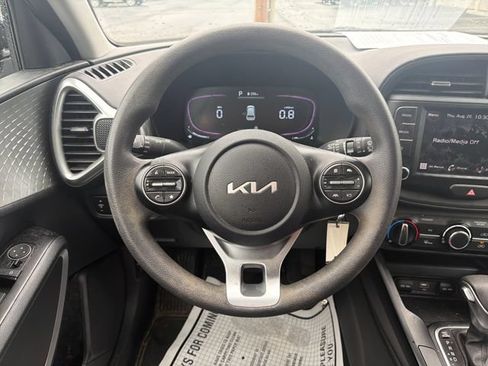 Used 2023 Kia Soul LX FWD image 16