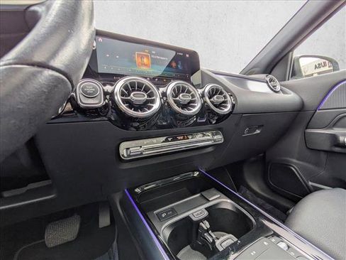 Used 2021 Mercedes-Benz GLA 250 4MATIC w/ Premium Package image 15