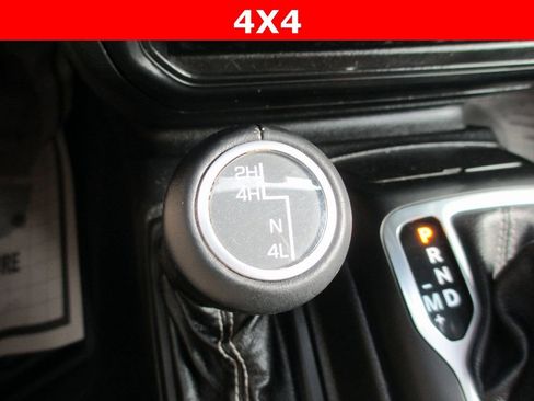 Used 2018 Jeep Wrangler Unlimited Sahara image 13