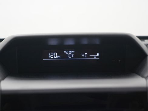 Used 2023 Subaru Crosstrek 2.0i Premium image 17