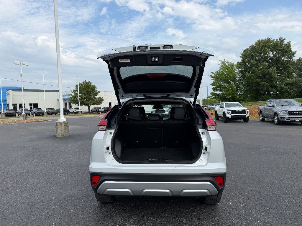 Used 2025 Mitsubishi Eclipse Cross SE AWD/4WD image 11