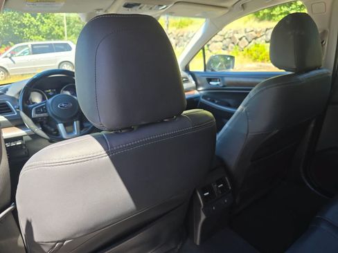 Used 2015 Subaru Outback 2.5i Limited AWD/4WD image 10