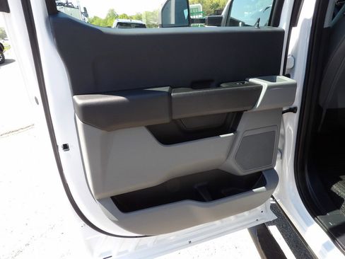 Used 2024 Ford F550 2WD Crew Cab Super Duty image 29