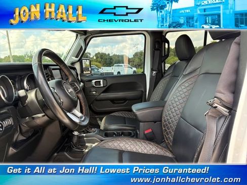Used 2022 Jeep Gladiator Overland AWD/4WD image 17