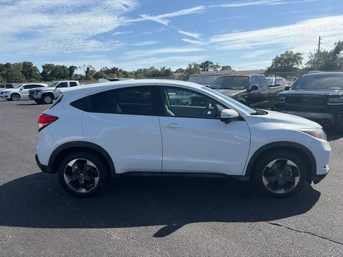 Used 2018 Honda HR-V EX image 8