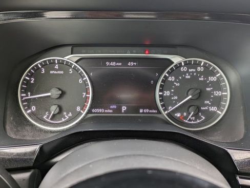 Used 2022 Nissan Pathfinder SV image 27