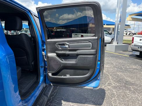Used 2022 RAM 1500 Big Horn AWD/4WD image 16