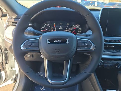 New 2026 Jeep Compass Latitude image 17