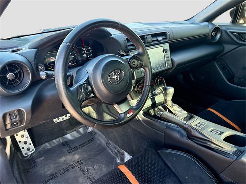 Used 2023 Toyota GR86 10th Anniversary SE image 9