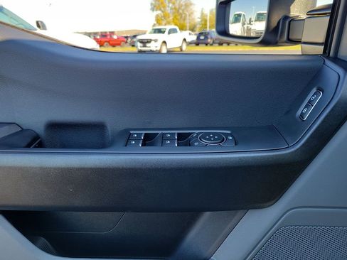 New 2026 Ford F550 4x4 Crew Cab image 17