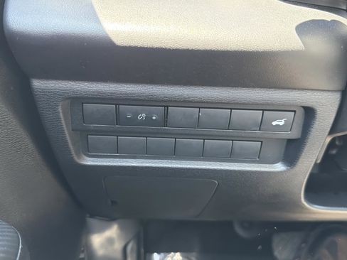 Used 2024 Mitsubishi Outlander SE image 14