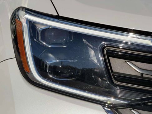 Used 2024 Volkswagen Atlas Cross Sport SEL Premium R-Line image 9