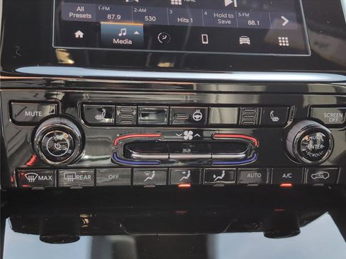 New 2025 Jeep Grand Cherokee Altitude RWD image 16