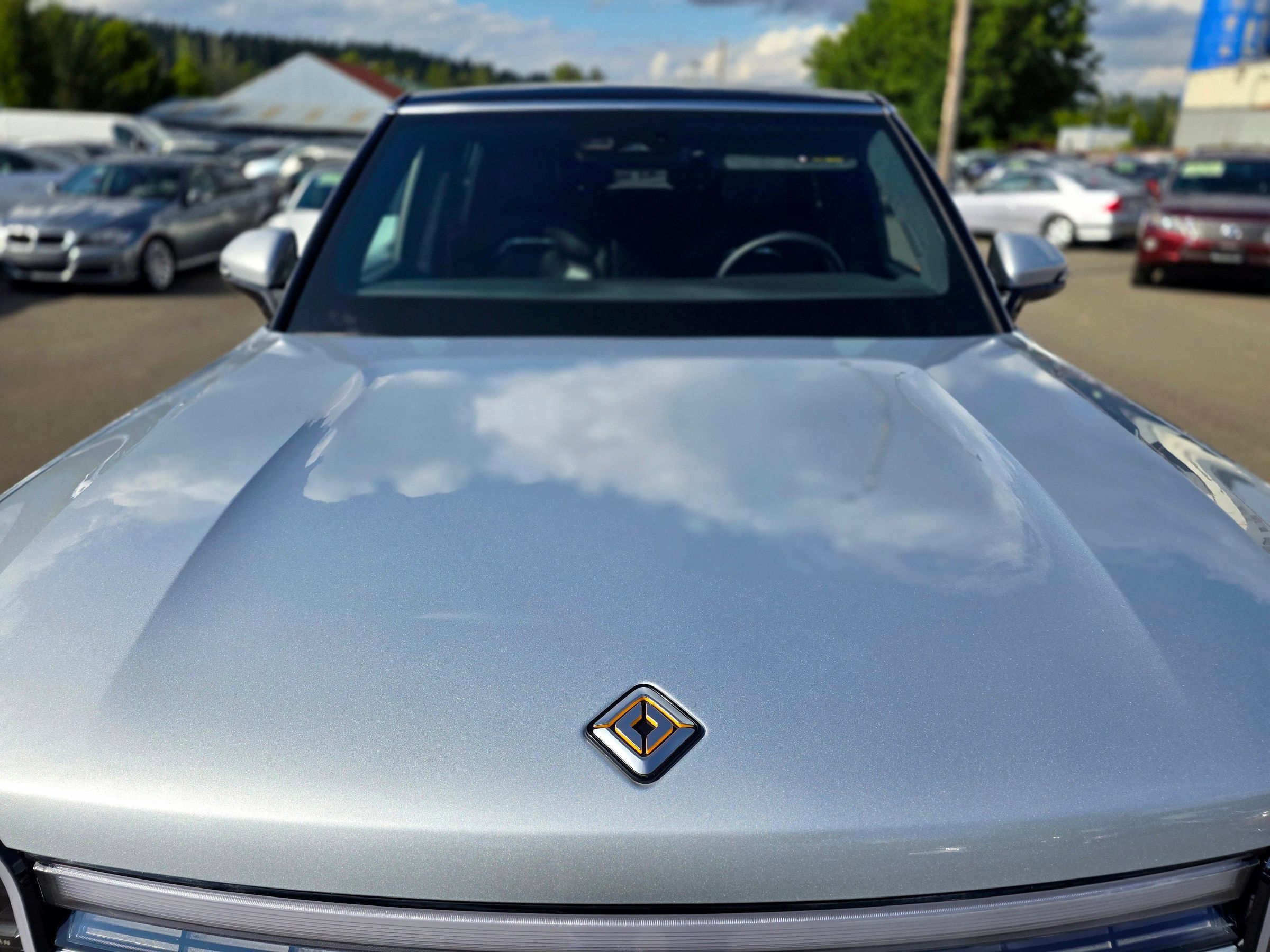 Used 2025 Rivian R1S Adventure Dual AWD/4WD image 3