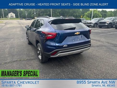 Used 2024 Chevrolet Trax LT w/ Driver Confidence Package FWD image 5