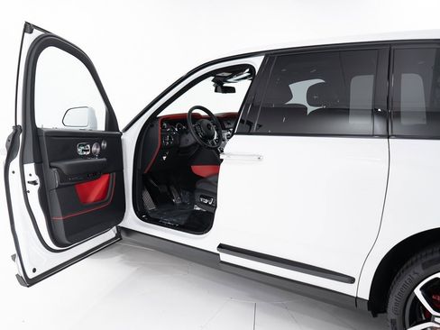 Certified 2024 Rolls-Royce Cullinan Black Badge w/ Dark Exterior Package image 10