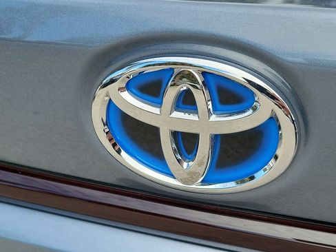 Used 2025 Toyota Corolla LE FWD image 7