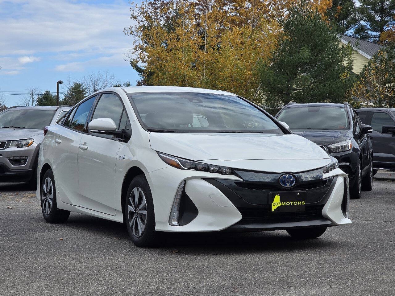 Used 2017 Toyota Prius Prime Premium w/ Carpet Mat Package FWD image 2