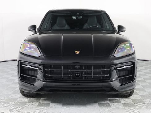 Certified 2025 Porsche Cayenne GTS AWD/4WD image 10
