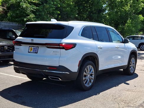 Used 2025 Buick Enclave Preferred w/ Super Cruise Package FWD image 4