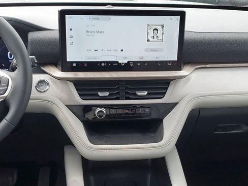 New 2026 Ford Explorer Active image 26