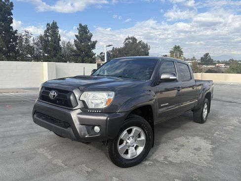 Used 2015 Toyota Tacoma PreRunner image 3