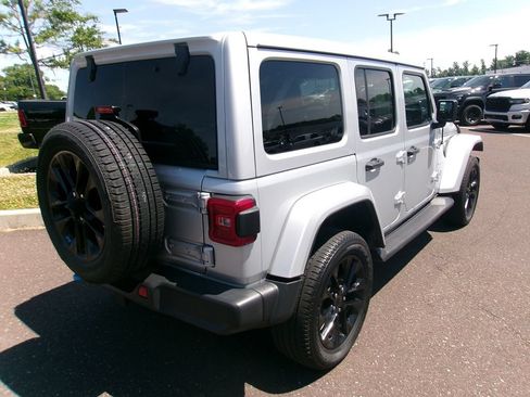 Used 2023 Jeep Wrangler Unlimited Sahara w/ Cold Weather Group AWD/4WD image 3