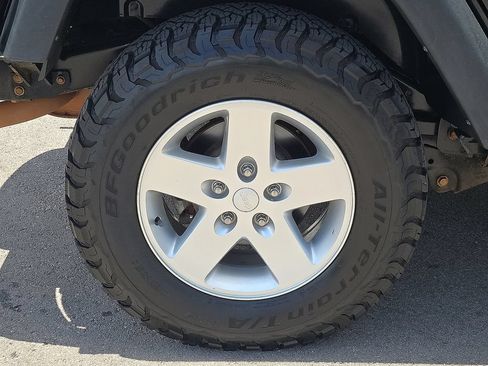 Used 2015 Jeep Wrangler Unlimited Sport w/ Quick Order Package 24S AWD/4WD image 7