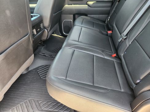 Used 2022 Chevrolet Silverado 1500 LT Trail Boss w/ LT Trail Boss Premium Package AWD/4WD image 29